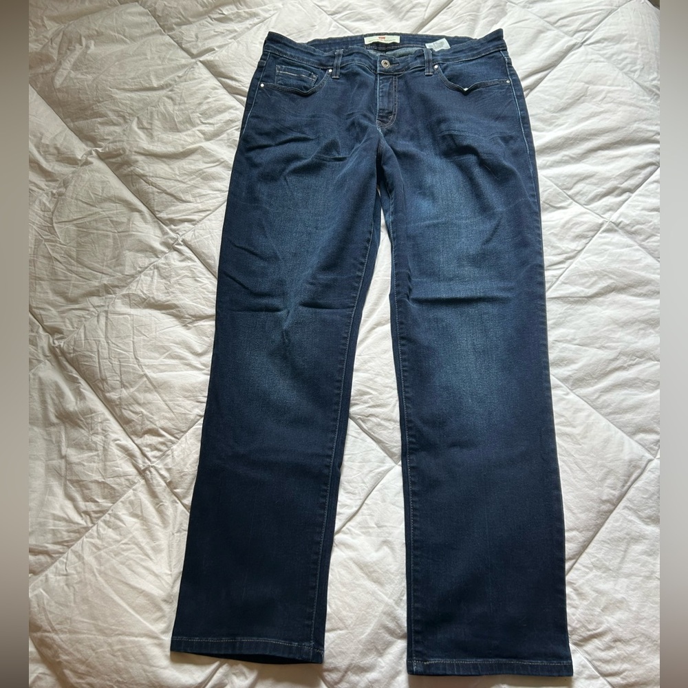 Women’s Levi’s 512 straight jeans